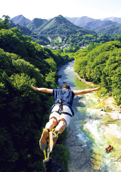 高さ42m みなかみのバンジー谷底へダイブ 爽快感は超ド級 じゃらんニュース