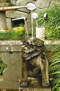 諏訪神社　カッパ狛犬