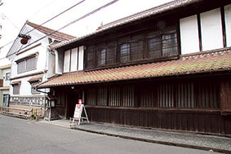 ゴールド賀茂鶴で有名な西条 日本三大名醸地で酒造巡りをしましょ じゃらんニュース