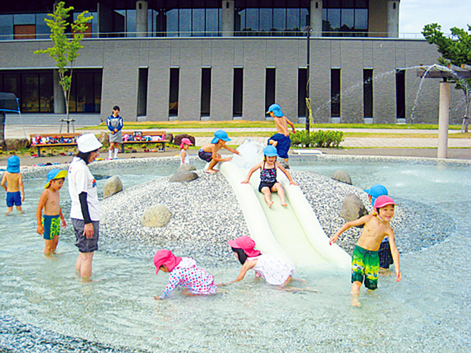 雨の日だって子どもは遊びたい 家族で楽しめる屋内 屋外の0円スポット 福島 じゃらんニュース