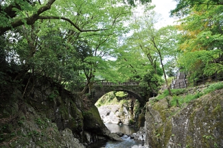 猿飛千壺峡の甌穴群と魔林峡