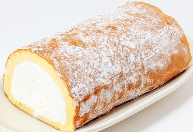 スーパースターロールケーキ 1296円