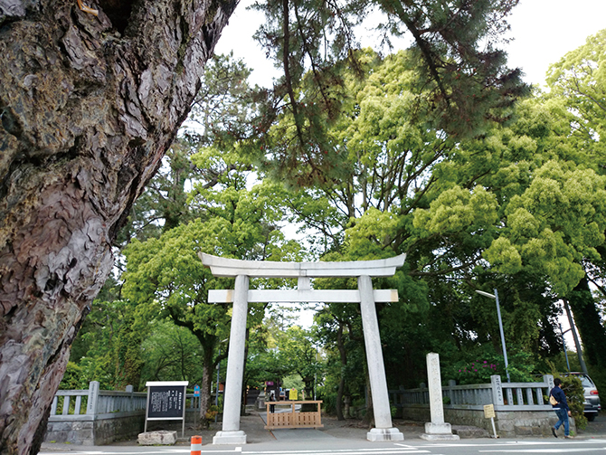 御穂神社と神の道