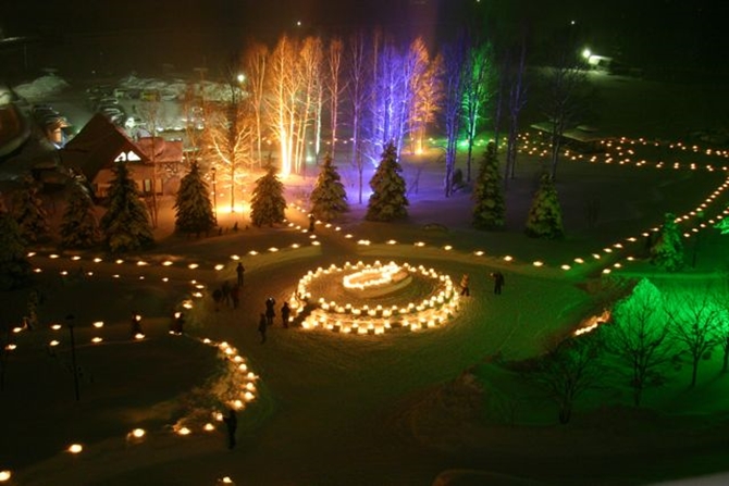 森の中に灯る3000超えのキャンドル 話題の しもかわアイスキャンドルミュージアム へ 北海道 じゃらんニュース 森の中に灯る3000超えのキャンドル 話題の しもかわアイスキャンドルミュージアム へ 北海道 じゃらんニュース