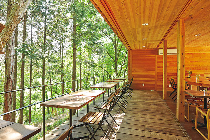 テラスでリラックス 都市部からすぐの絶景カフェ 関西 中国 四国 じゃらんニュース