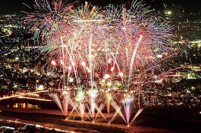 昼も夜も1日充実 ナガシマスパーランドで夜の花火を楽しもう 三重 じゃらんニュース 昼も夜も1日充実 ナガシマスパーランドで夜の花火を楽しもう 三重 じゃらんニュース