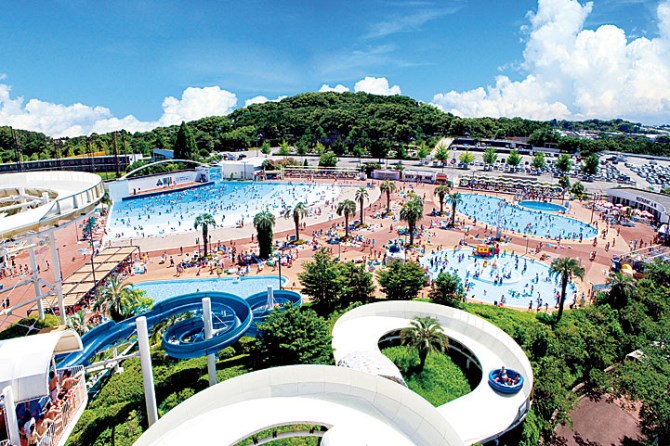 ナイトプールに流れるプール 東京 人気テーマパークのプールで夏満喫 イベントも 2 じゃらんnet