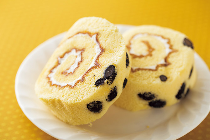 黒豆ロールケーキ 972円