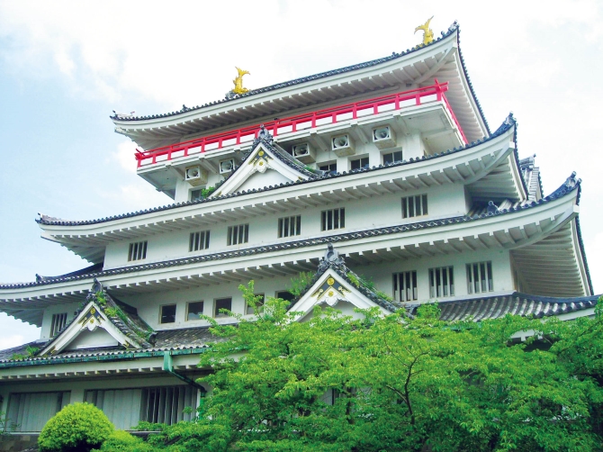 熱海城（別館・熱海トリックアート迷宮館）