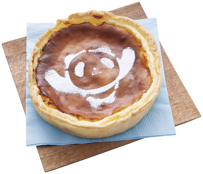 しっとり安納芋と濃厚クリームチーズパイ・1ホール(直径15cm)/1,296円