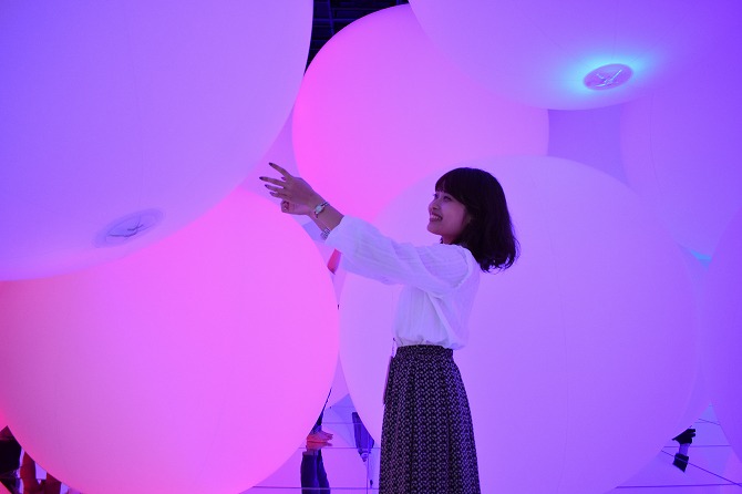 チームラボ プラネッツ は最強のデートスポット ふたりの距離がきっと近づく 東京 じゃらんニュース