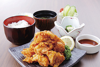 展望レストラン ナチュールの御在所マウンテンからあげ定食