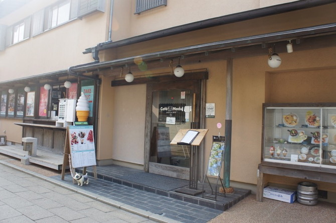 Cafe Madu 江の島店
