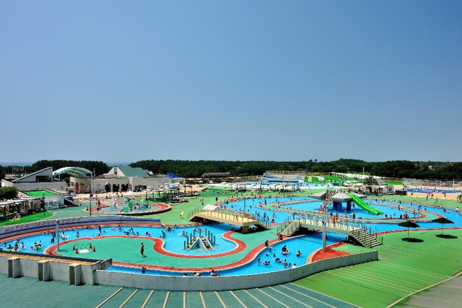 女子向け プールに必須な持ち物リスト あったら便利なグッズやsns映えアイテムも じゃらんニュース