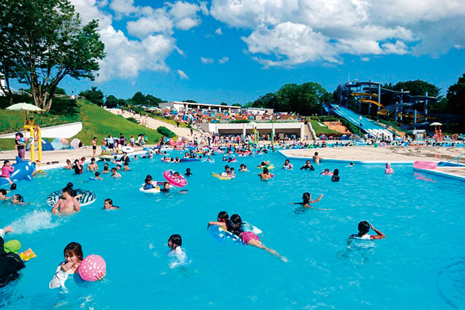 井頭公園一万人プール