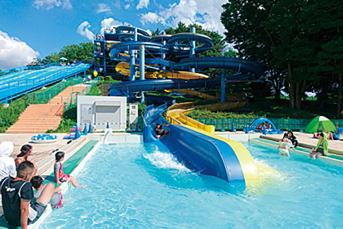 井頭公園一万人プール