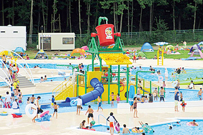 井頭公園一万人プール