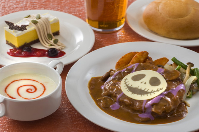 19 東京ディズニーランド R の ハロウィーンフード ポップコーン味のドリンクが誕生 じゃらんニュース