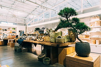 AKOMEYA TOKYO in la kagu