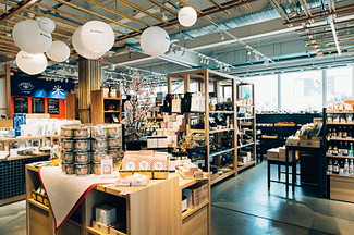 AKOMEYA TOKYO in la kagu