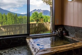 廻り温泉館