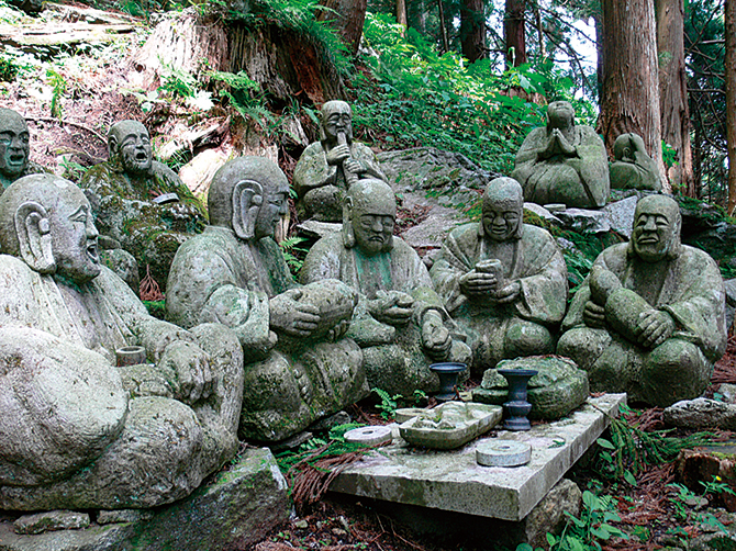 東堂山昭和羅漢