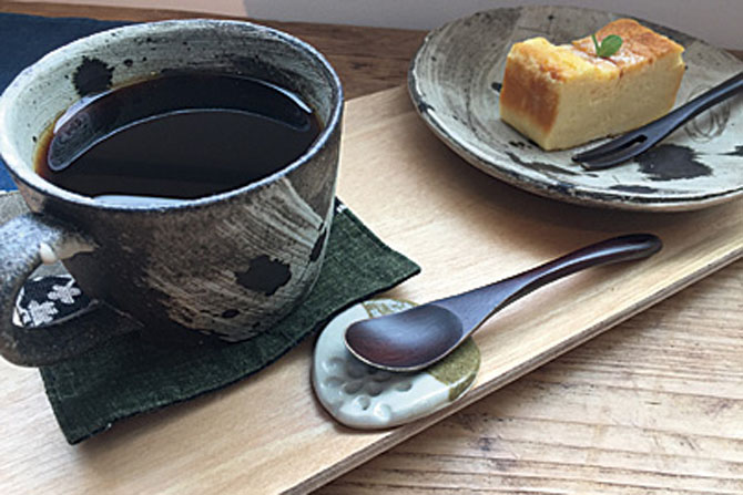 地酒&カフェTAKAIWA