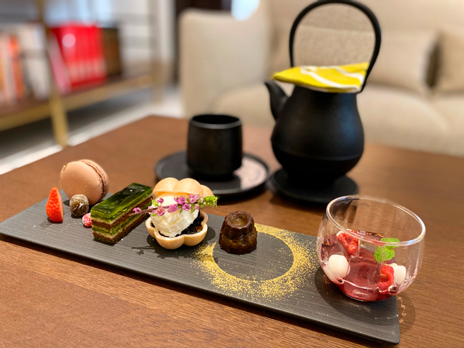 レトロモダンな博物館内のカフェ