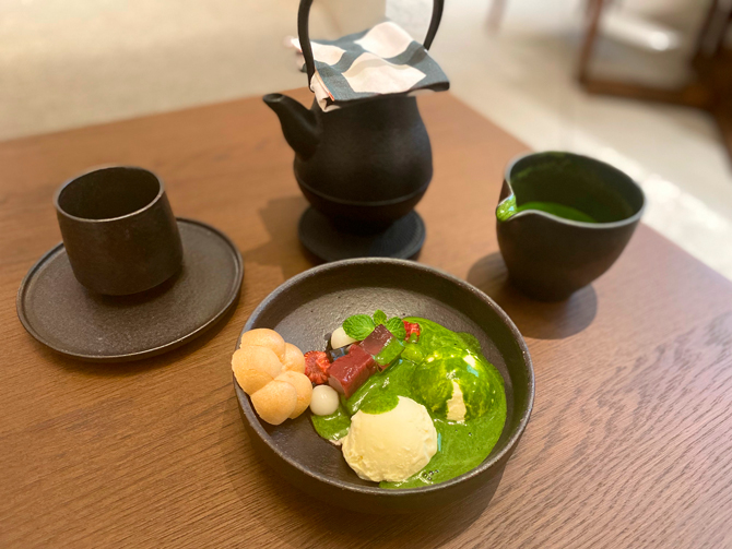レトロモダンな博物館内のカフェ
