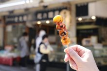 【江ノ島の食べ歩きグルメ7選】海鮮からスイーツ、おつまみまで！行く前にチェック