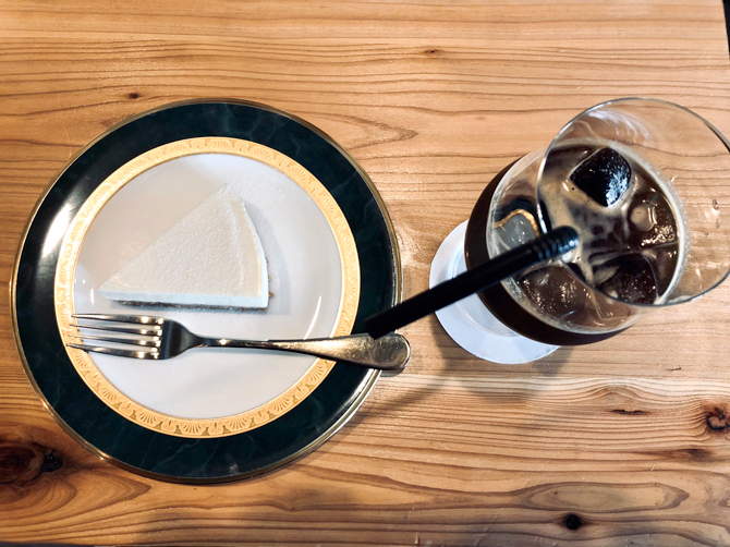 喫茶半月/「スイーツの美味しい」カフェ