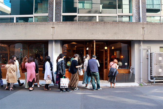 from afar/「スイーツの美味しい」カフェ