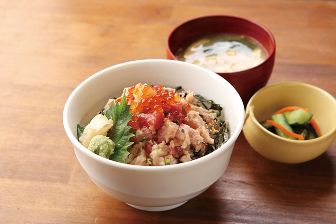 まぐろ・ネギトロ・ビントロ・いくら丼