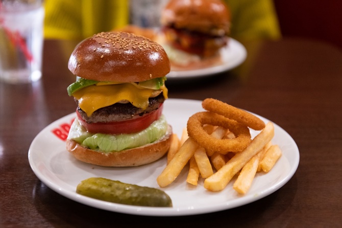 女子グルメバーガー部