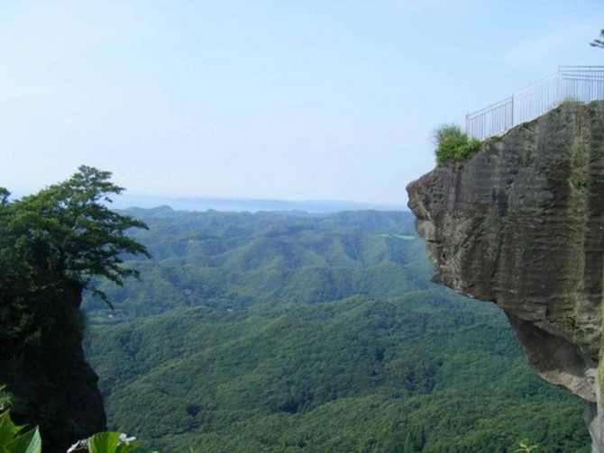 画像出典：じゃらん観光ガイド　鋸山日本寺展望台