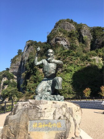 画像出典:じゃらん観光ガイド 青の洞門