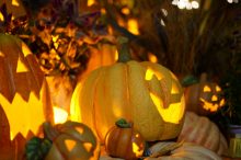 ハロウィンで仮装するのはなぜ？「トリック・オア・トリート」の意味は？起源や由来を解…