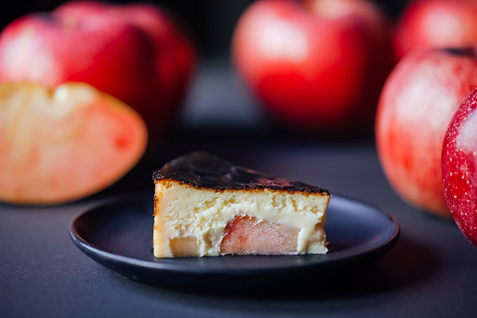希少な赤肉りんご使用の「バスクチーズケーキ」が数量限定販売
