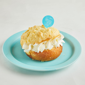 生クリーム専門店「milkの生クリームメロンパン」を限定販売!