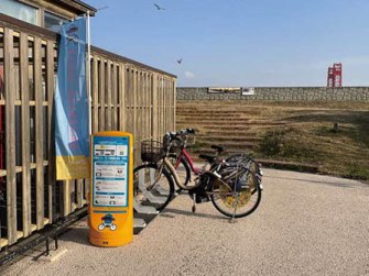 橋の駅 ドロンパ