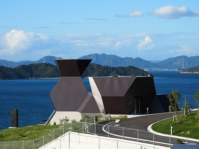 (画像提供:今治市伊東豊雄建築ミュージアム)