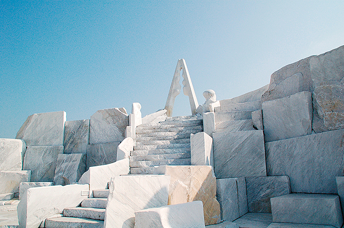 耕三寺博物館 未来心の丘