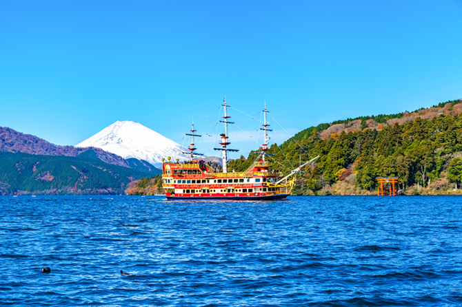 芦ノ湖箱根海賊船