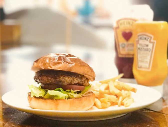 自家焙煎珈琲&ハンバーガー&手づくりドーナツの店 香留壇