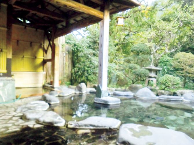 源泉掛け流しの宿 七滝温泉ホテル