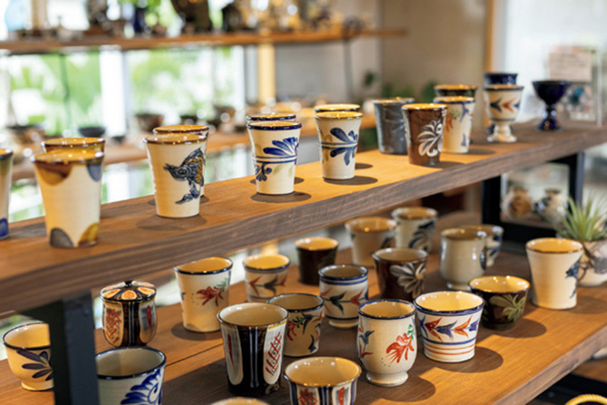 やちむんカフェ ぐんじょう