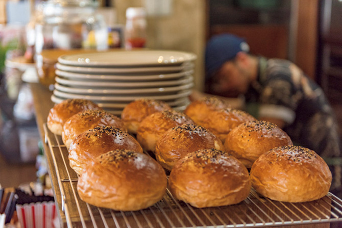 RALPH'S BURGER RESTAURANT