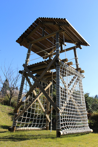 大きな砦のてっぺんで