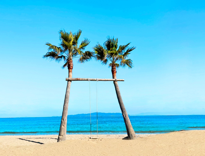 活魚茶屋ざうお本店のヤシの木ブランコ