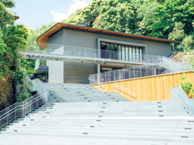 湯河原惣湯 Books and Retreat